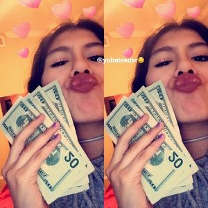 Meet your Posher, Elisa